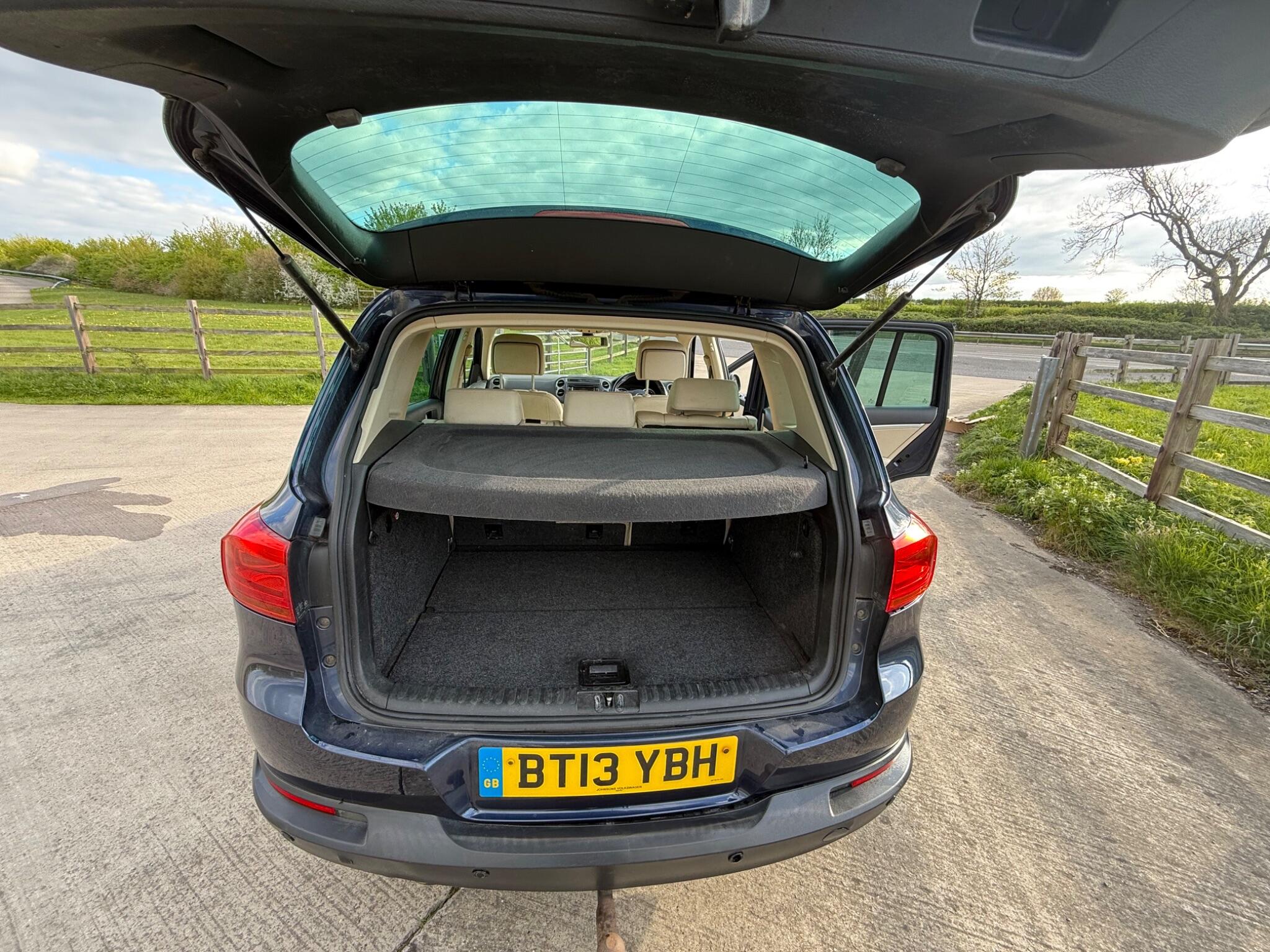 Volkswagen Tiguan 2.0 TDI BlueMotion Tech SE 4WD Euro 5 (s/s) 5dr — photo 94 of 100
